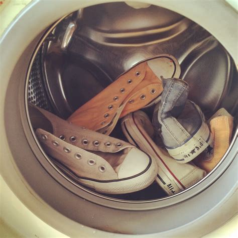 Can you wash converse in the washer machine - ৮ জুন, ২০১৭ ... When my converse start to see better days, I know it's time to wash them. All I do is put them in the washing machine (usually with some towels ...